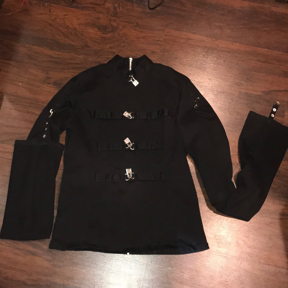 Straight jacket